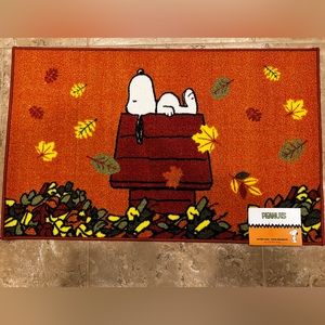 Peanuts Snoopy accent rug NWT